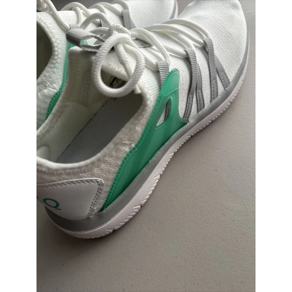 STQ White Teal Sneakers Women Walking Running Shoes Size 9 Brand New